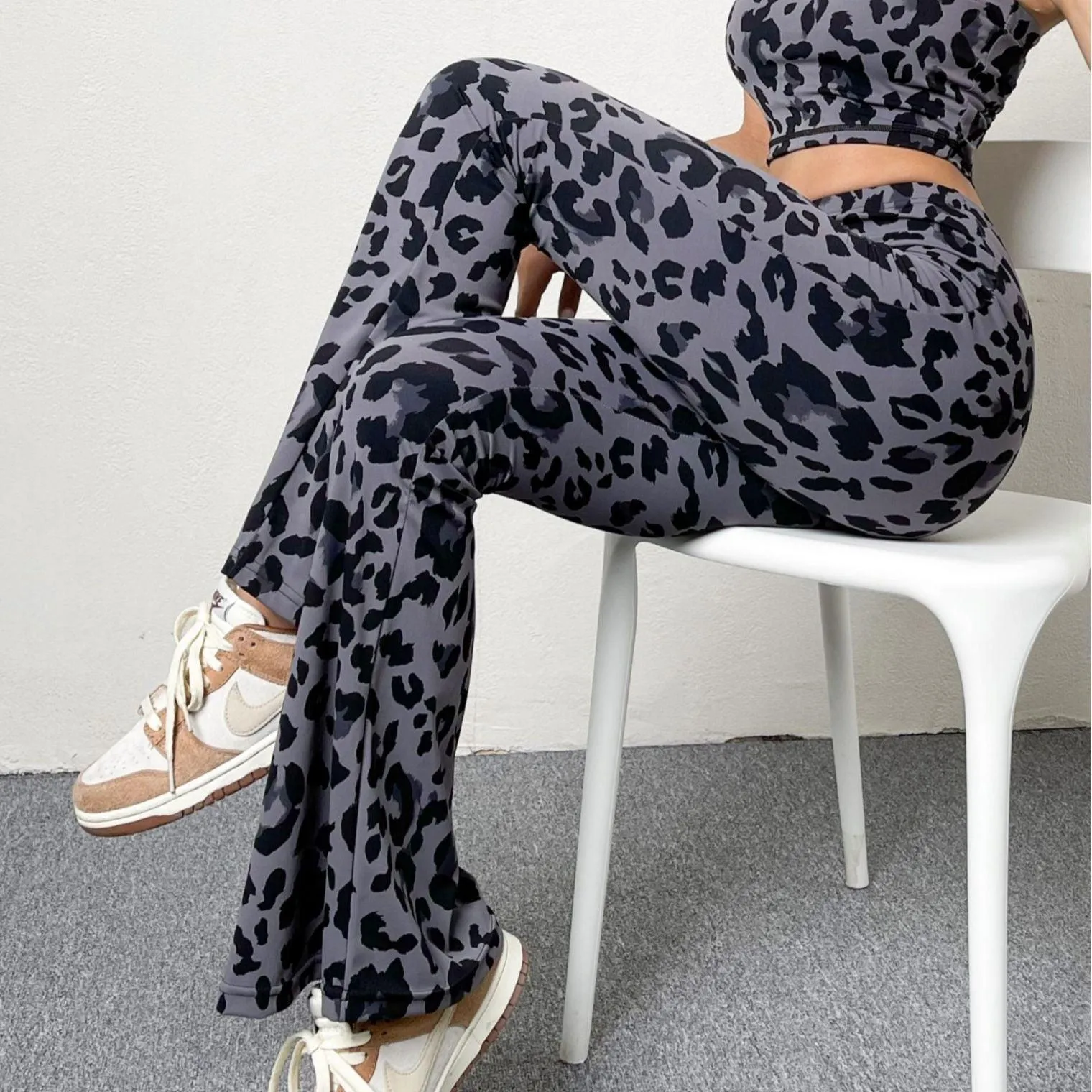 European & American Leopard Print Pants for Stylish Outfits