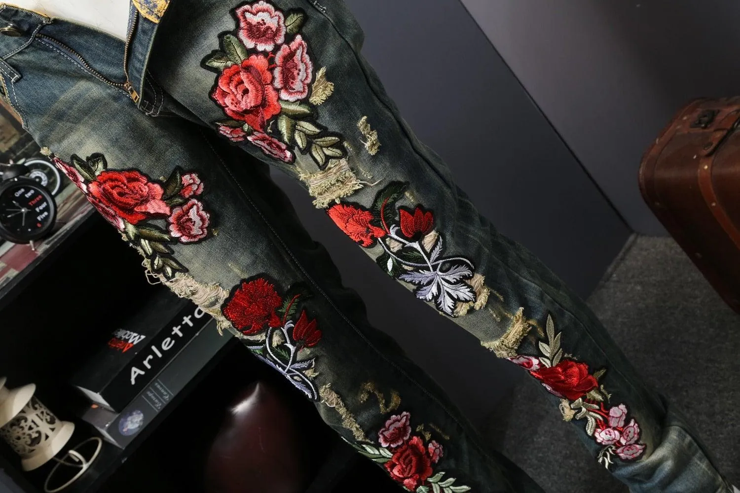 Men's Flower Embroidery Skinny Jeans